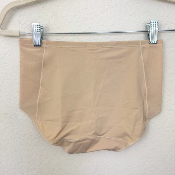 Curveez Womens Soft Comfy Brief Size S CUR4002 Smoothing Sculpt Nude - Picture 3 of 9